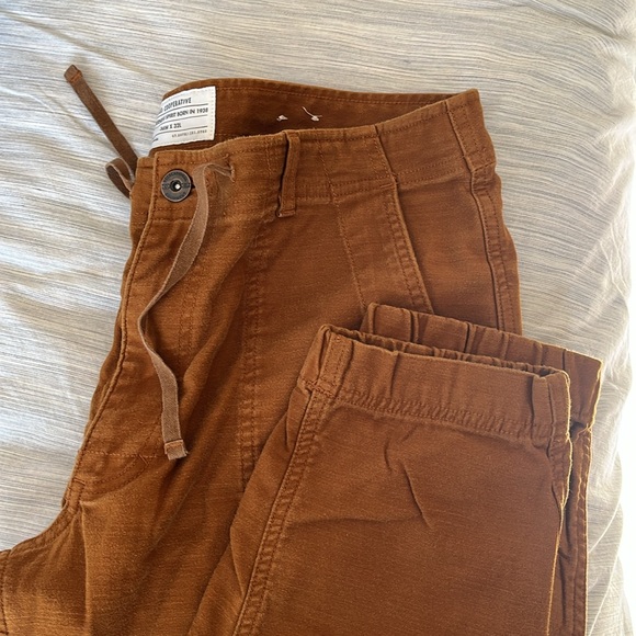 Men’s REI joggers with drawstring and zipper. - Picture 3 of 3